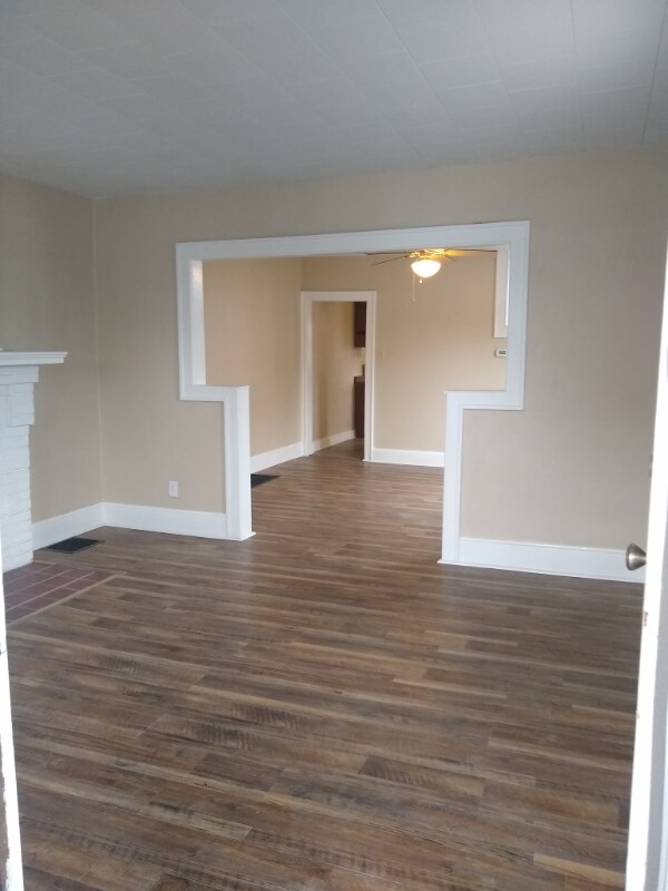 Foto del edificio - 2658 Deming Ave