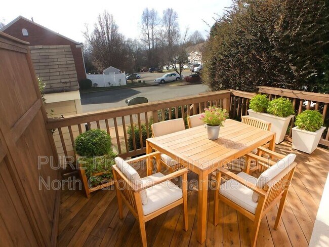 Photo - 17811 Delmas Dr Townhome