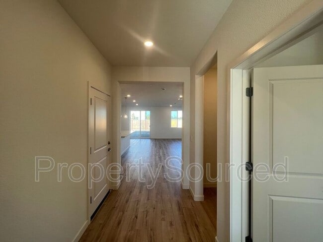 Building Photo - 1029 Pipit St