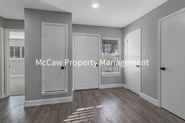 Foto del edificio - 706 Janann St