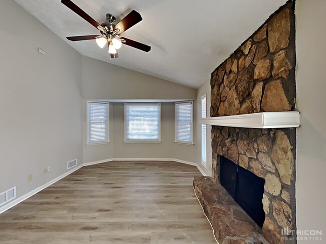Building Photo - 151 Chantilly Ln