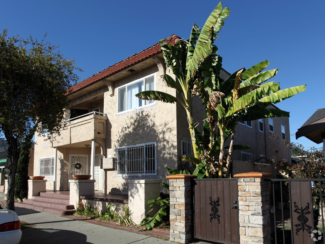 Building Photo - 2123-2131 E 7th St