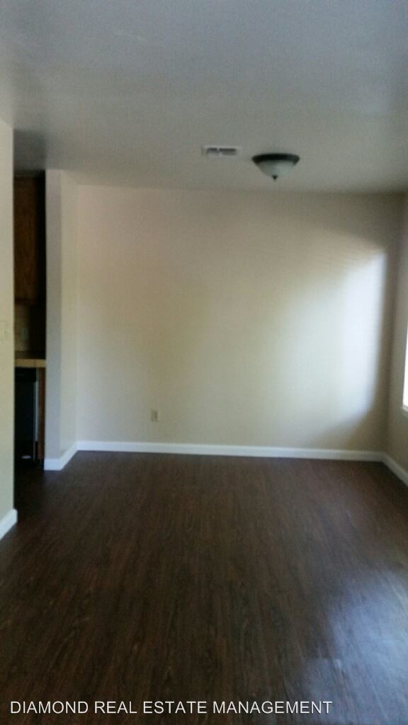 Building Photo - 7600 N Laurelglen Blvd