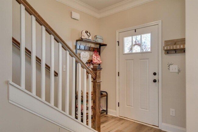 Foto del edificio - 6007 Bakerville Ln