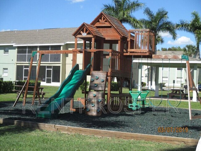 Foto del edificio - 4314 Pershing Pointe Pl