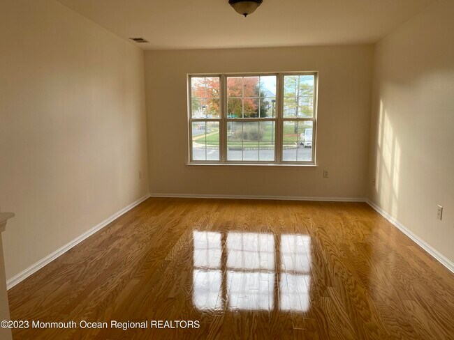 Building Photo - 10 Decoy Ln