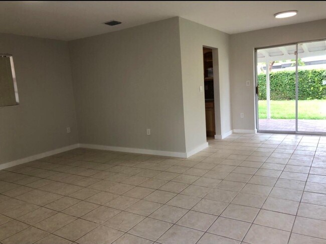 Foto del edificio - 3515 SW 106th Ave