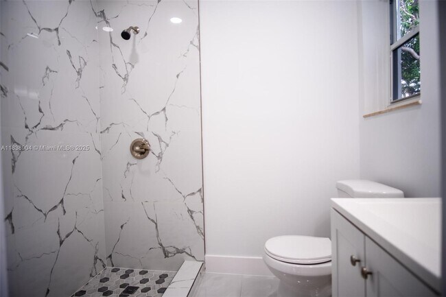 Foto del edificio - 2227 SW 17th St
