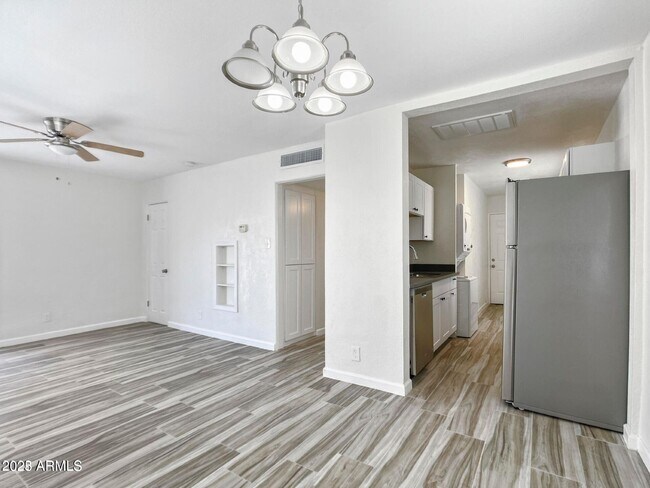 Foto del edificio - 2109 W Hayward Ave