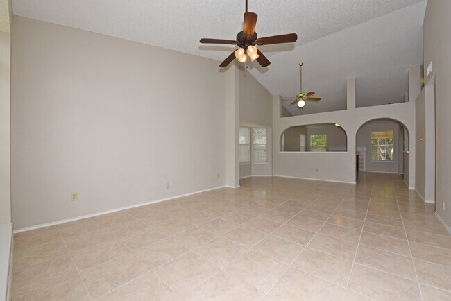 Building Photo - 13315 Lost Lake Dr