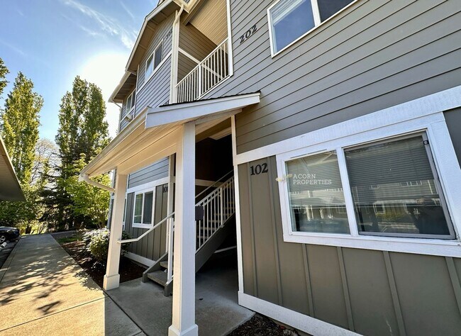 Building Photo - 1670 SW Mulberry Pl