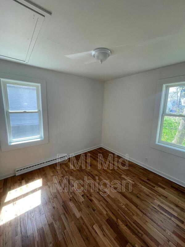 2523 Robinwood Ave, Saginaw, MI 48601 House Rental in Saginaw, MI