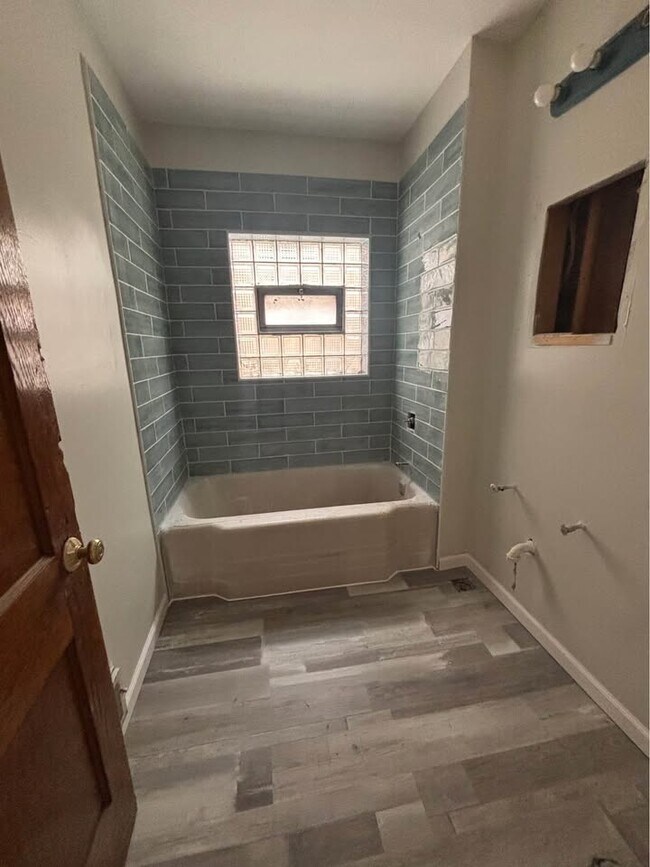 Foto del edificio - 3617 N Troy St