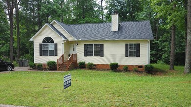 Building Photo - 7 Silver Spur Ct