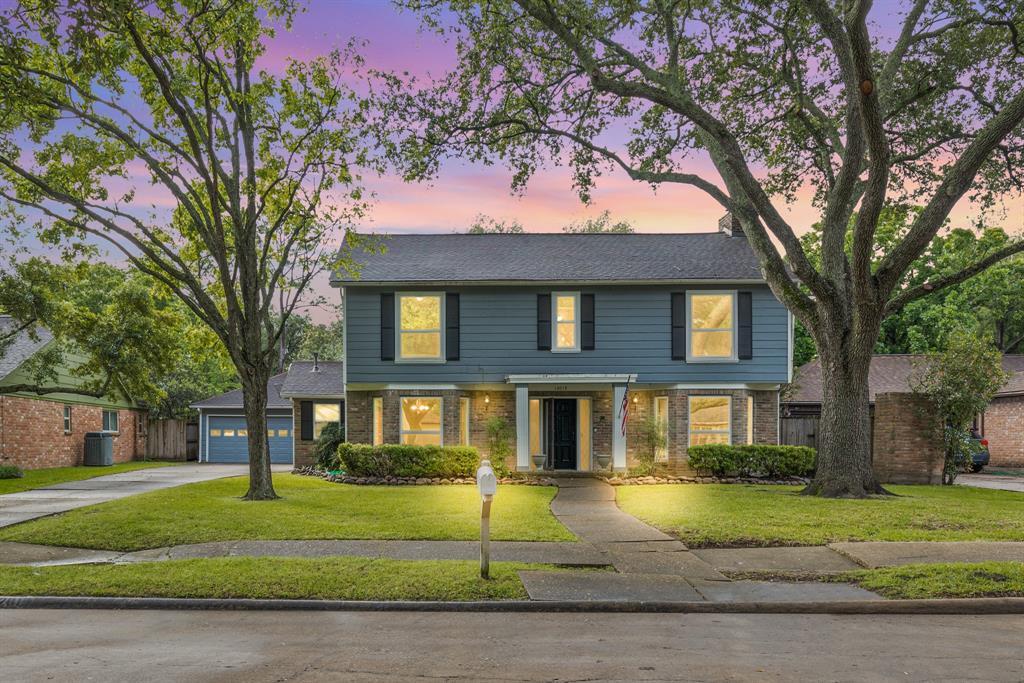 Foto principal - 12019 Sugar Springs Dr