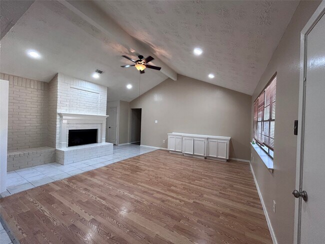 Foto del edificio - 20322 Beigewood Ln