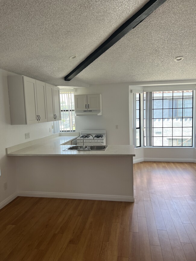 Foto del edificio - 10234 Tujunga Canyon Blvd