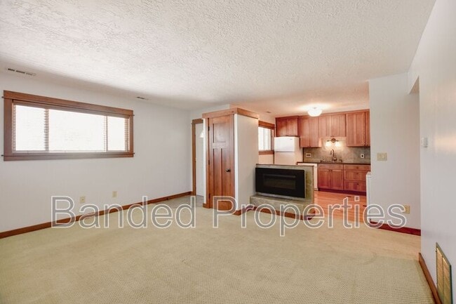 Foto del edificio - 5800 Main Point Blvd