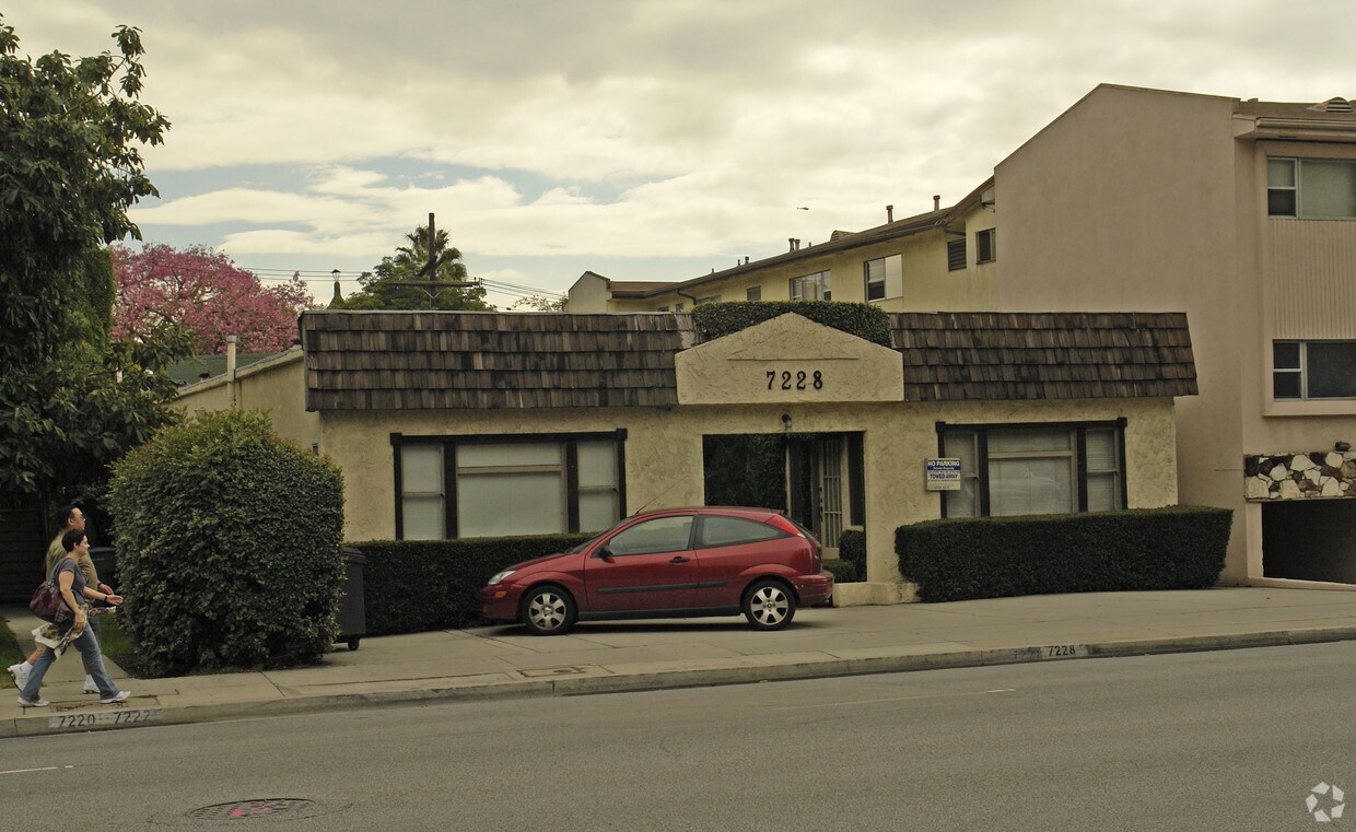 Building Photo - 7224-7228 Fountain Ave