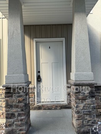 Building Photo - 660 S Saturn Ave