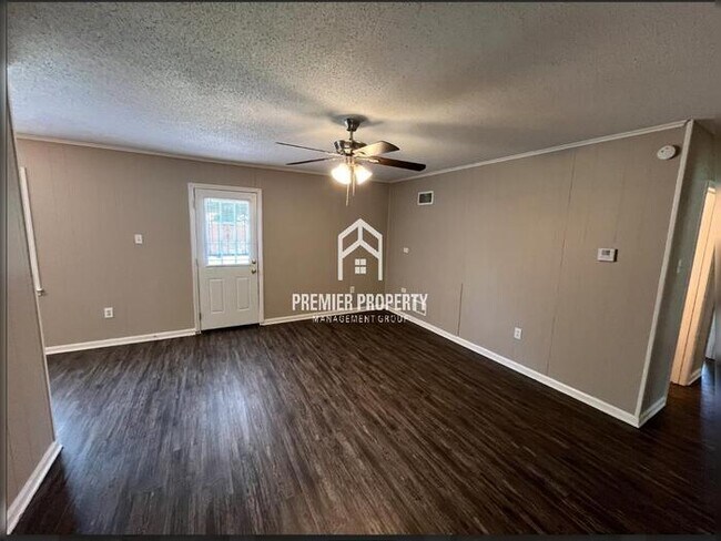 Building Photo - 3394 Bentley - Available Now!