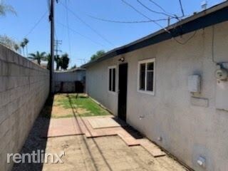Building Photo - 3 br, 1 bath Apartment - 5900 Muller St