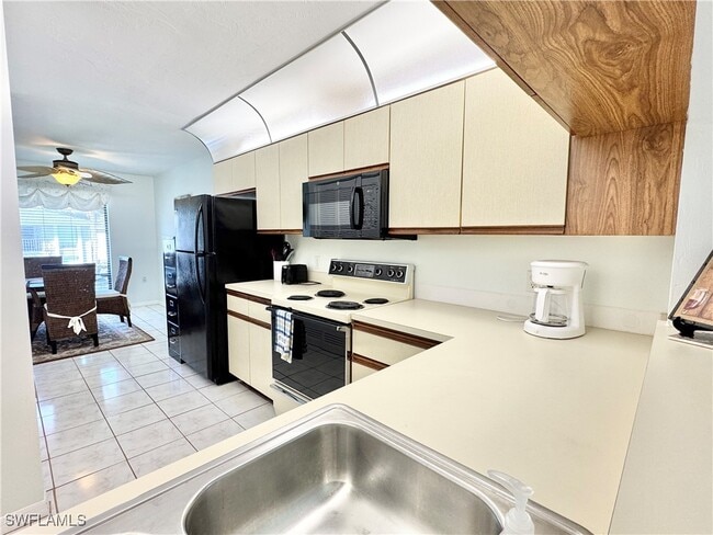 Building Photo - 1203 Commonwealth Cir