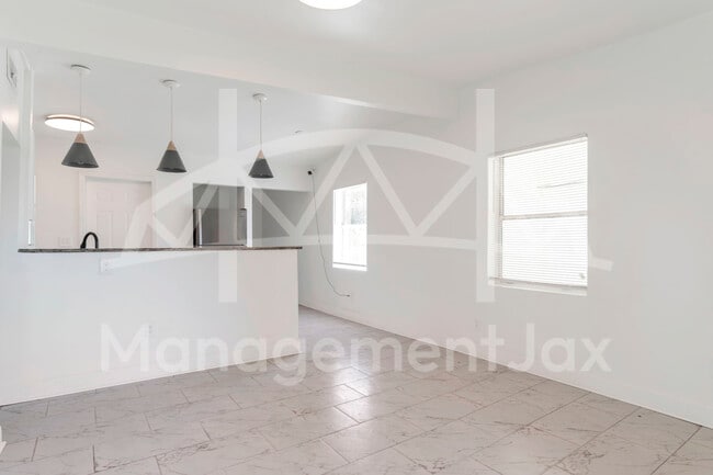 Foto del edificio - 3622 Ardisia Rd