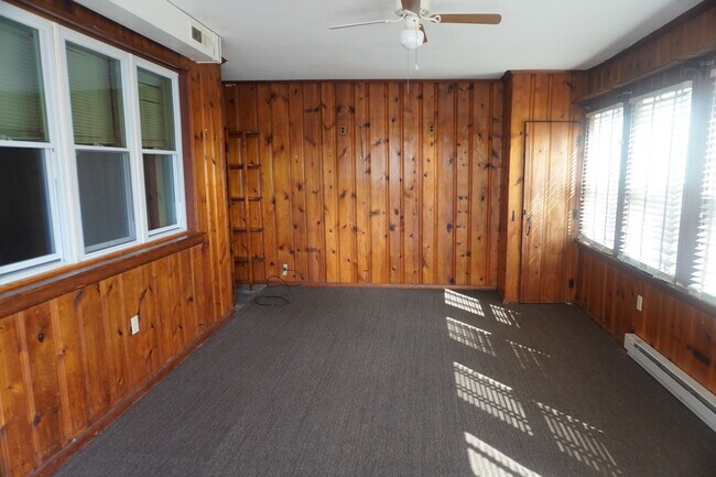 Foto del edificio - 3033 Hamilton Ave
