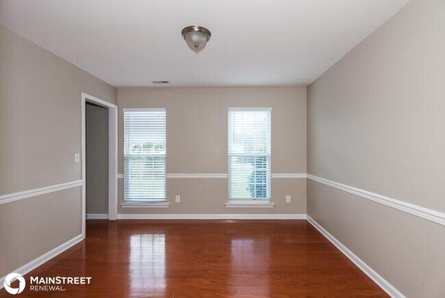 Foto del edificio - 100 Long Creek Pkwy, Charlotte, NC 28214