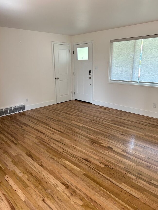Building Photo - 2 Bedroom 1 Bathroom House American Fork