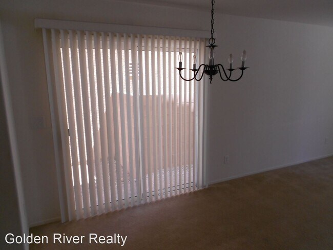 Building Photo - 3 br, 2.5 bath House - 563 Shire Hall St