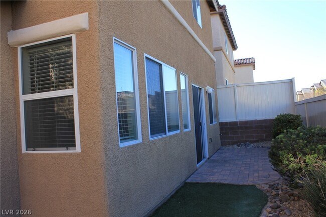 Foto del edificio - 1133 Claire Rose Ave