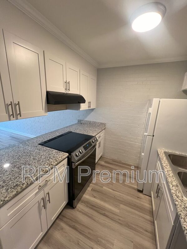 Foto del edificio - 3350 LA-1