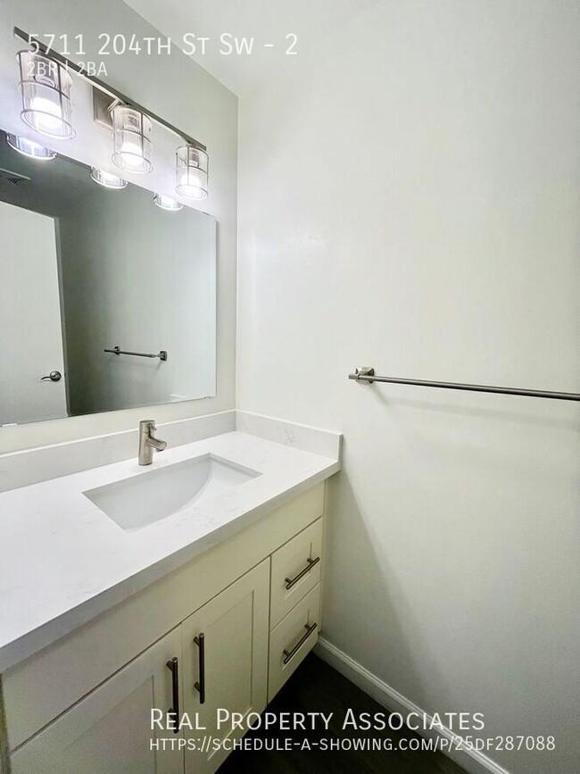 Foto del edificio - 2 Bed/1.5 Bath in Lynnwood! **Remodeled Ki...