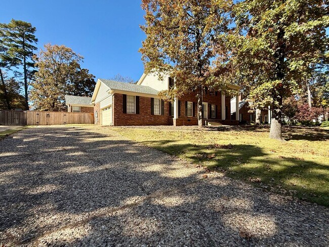 Foto del edificio - 130 Valley Club Cir