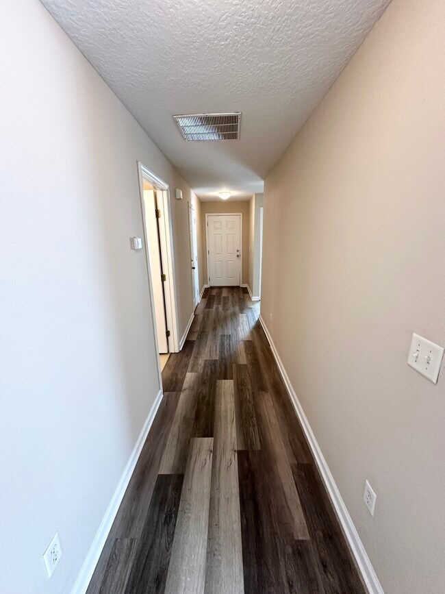 Foto del edificio - 89 Wellwood Ln
