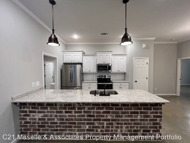 Building Photo - 3 br, 2 bath House - 927 Filmore Dr.