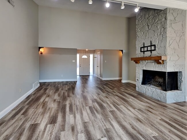 Foto del edificio - 2111 El Dorado Way