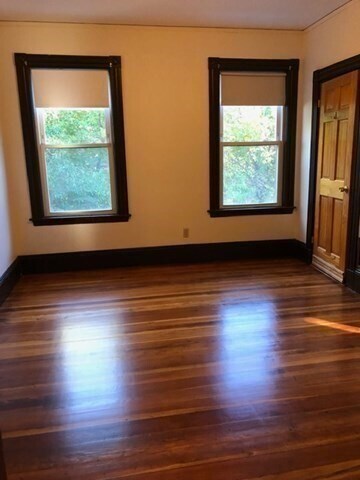Foto del edificio - 73 Iroquois St