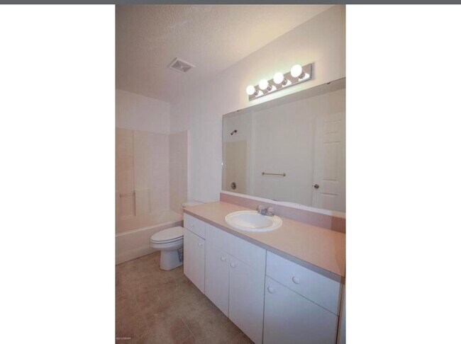Foto del edificio - 5006 Sail Ct