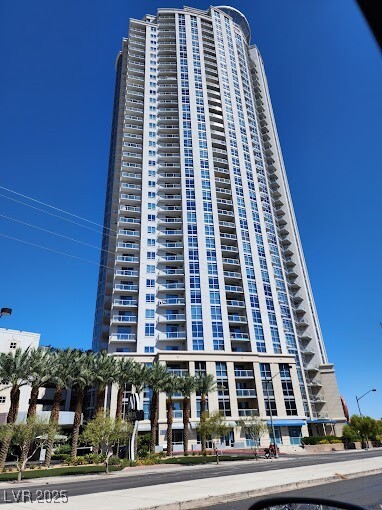 Foto principal - 200 W Sahara Ave