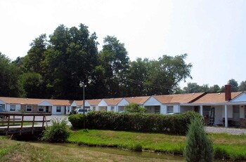 Primary Photo - Clear Springs Apartments