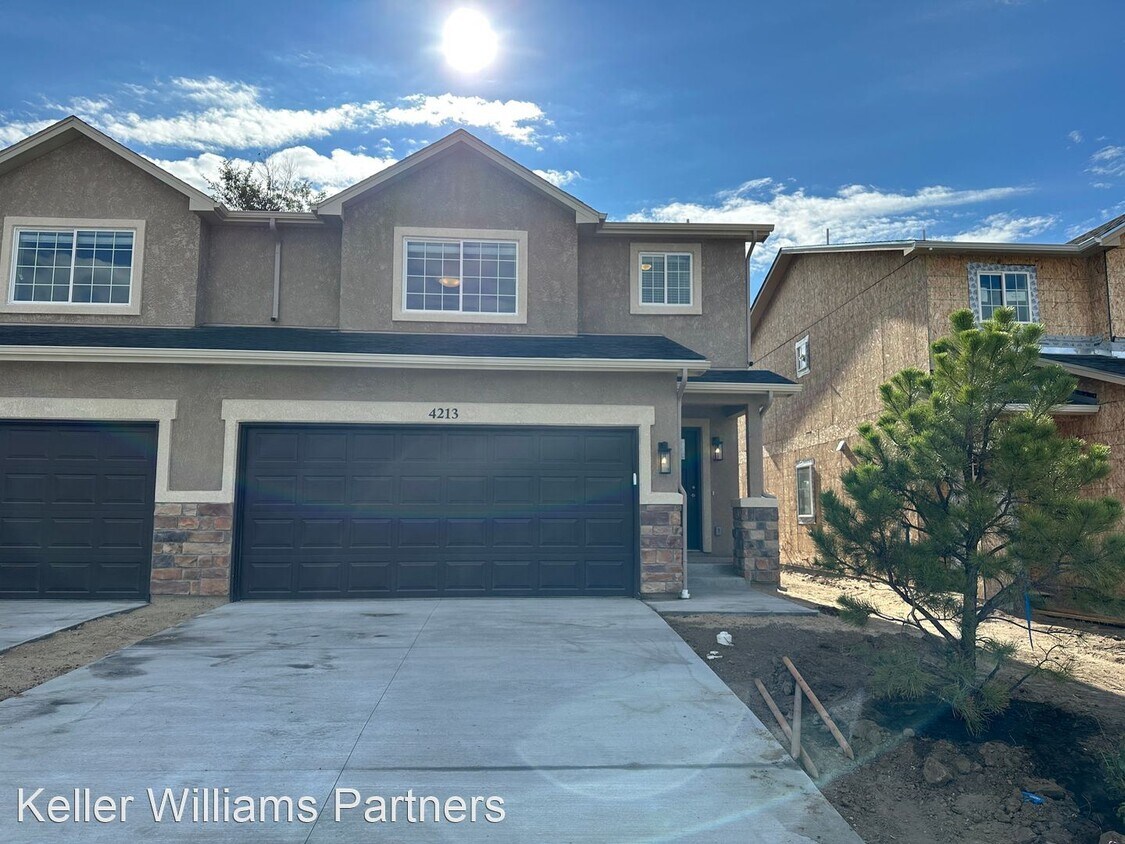 Foto principal - 3 br, 3 bath House - 4213 Date Street
