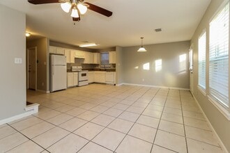Building Photo - 4939 N Cancun Dr