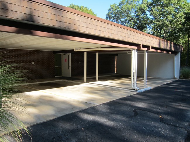 Building Photo - Village House Apartments