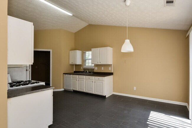 Foto del edificio - 2330 Glen Chase Ln