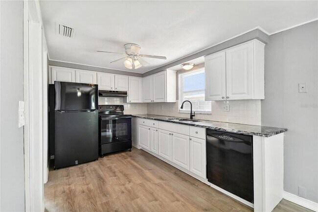 Building Photo - 7721 Arbordale Dr