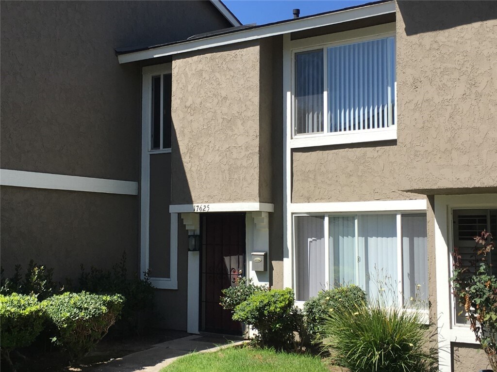 Foto principal - 17625 Newland St