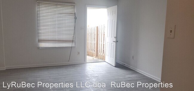 Building Photo - 3 br, 2 bath House - 9630 Vinca Circle Unit E